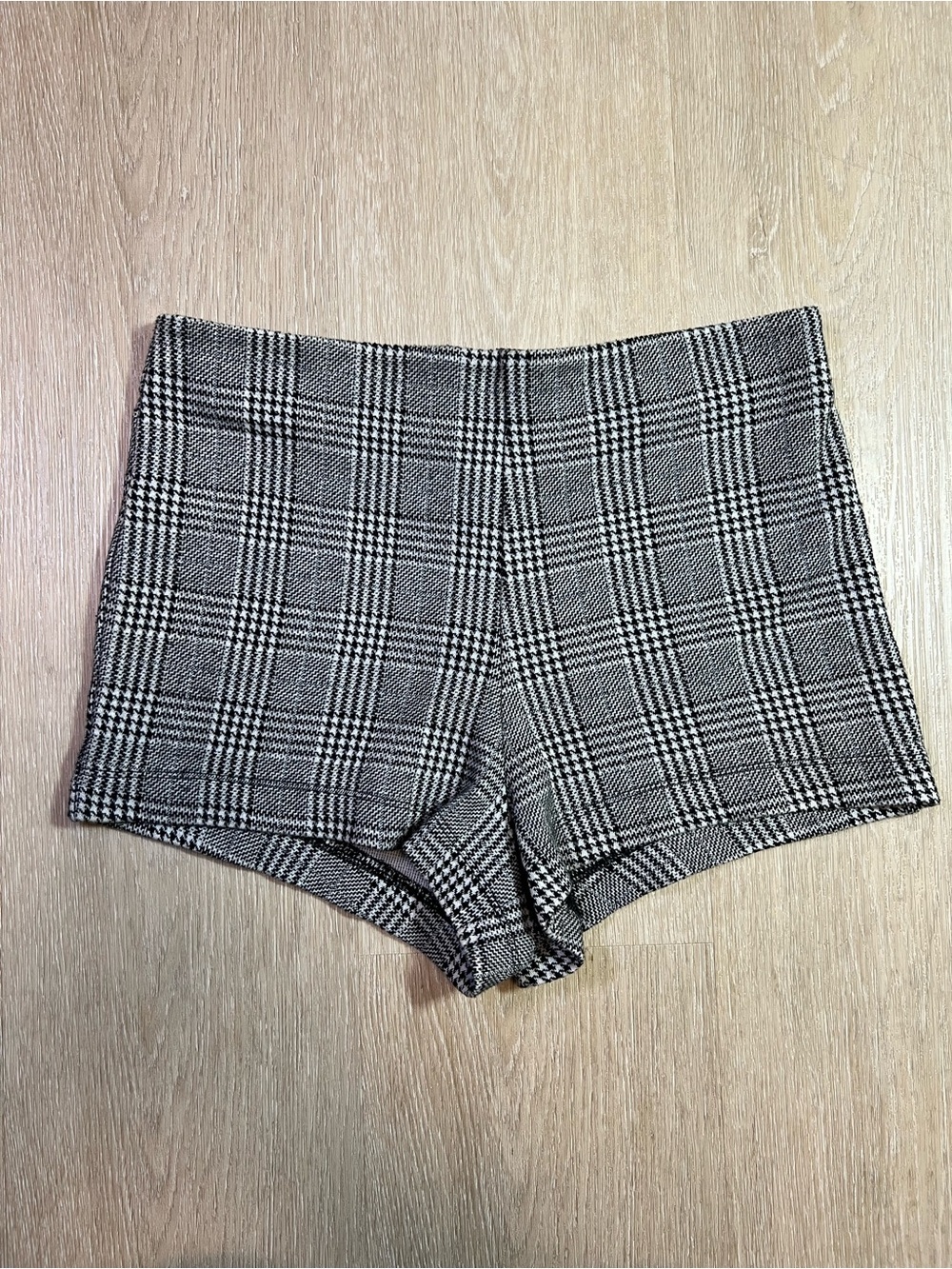 Y2K Plaid High-Rise Chic Women’s Size Small Shorts - Black & White